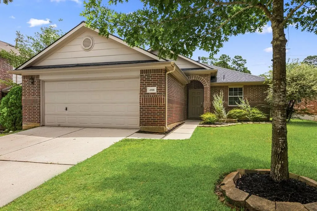 4908 Summer Rain Dr, Conroe, TX 77303